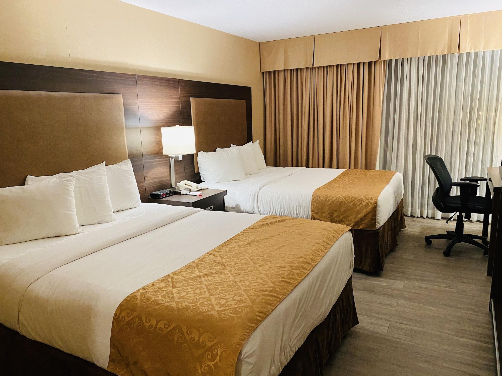 Ramada By Wyndham Belleville Harbourview Conference Center Exterior photo